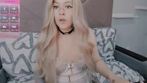 Polly online show from 09/10/25, 10:04