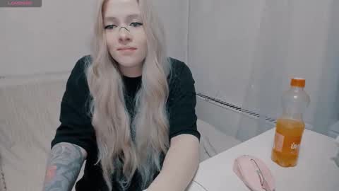 Polly online show from 10/08/25, 06:38