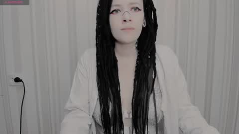 Polly online show from 11/28/25, 05:32