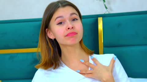 Snapshot of pollylanders chatting on 01/13/25, 09:31 Polly online show from 01/13/25, 09:31