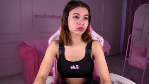 Snapshot of pollylanders chatting on 02/07/25, 07:18 Polly online show from 02/07/25, 07:18