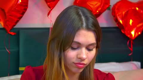 Snapshot of pollylanders chatting on 02/15/25, 02:04 Polly online show from 02/15/25, 02:04