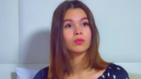 Snapshot of pollylanders chatting on 09/11/25, 07:47 Polly online show from 09/11/25, 07:47