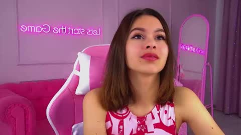 Snapshot of pollylanders chatting on 10/04/25, 06:22 Polly online show from 10/04/25, 06:22