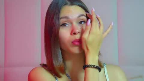 Snapshot of pollylanders chatting on 10/19/25, 06:41 Polly online show from 10/19/25, 06:41