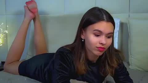 Polly online show from 04/23/26, 06:21