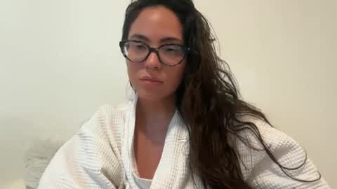 Snapshot of pollyyypocket chatting on 11/01/25, 07:38 Polly Pocket online show from 11/01/25, 07:38