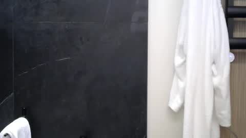 Snapshot of polonordsud20 chatting on 11/24/25, 06:51 polonordsud20 online show from 11/24/25, 06:51