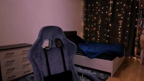 Megan.online  online show from 12/16/25, 03:17