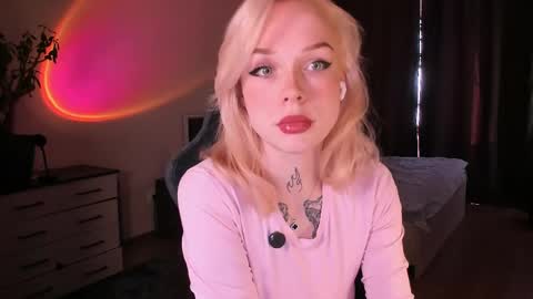 Megan.online  online show from 05/01/26, 03:27