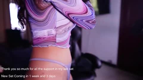 Snapshot of polvodeestrellas_ chatting on 02/04/25, 05:23 - Help me Reach 100 thumbs up online show from 02/04/25, 05:23