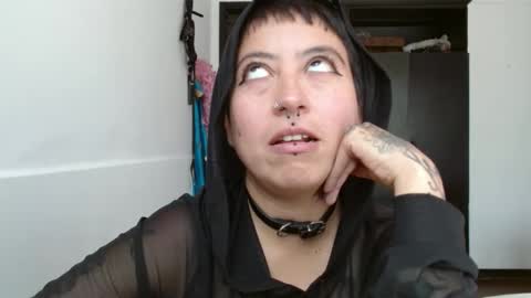 Snapshot of poly_mer chatting on 01/22/25, 06:10 Poly online show from 01/22/25, 06:10