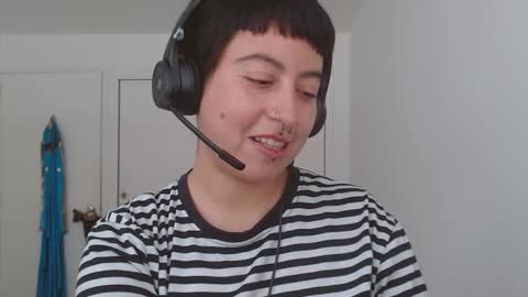 Snapshot of poly_mer chatting on 09/11/25, 06:52 Poly online show from 09/11/25, 06:52