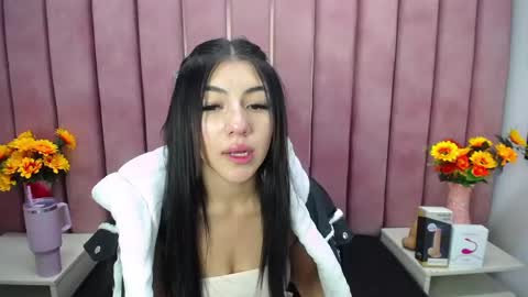 poly sasha  online show from 03/06/25, 09:14