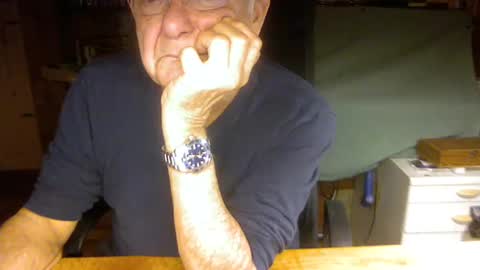 Snapshot of pomme1949 chatting on 12/20/24, 06:02 pomme1949 online show from 12/20/24, 06:02