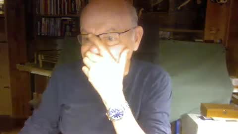 Snapshot of pomme1949 chatting on 12/23/24, 03:01 pomme1949 online show from 12/23/24, 03:01