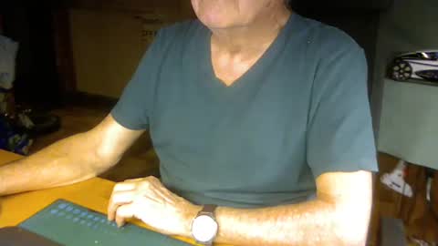 Snapshot of pomme1949 chatting on 01/28/25, 10:34 pomme1949 online show from 01/28/25, 10:34