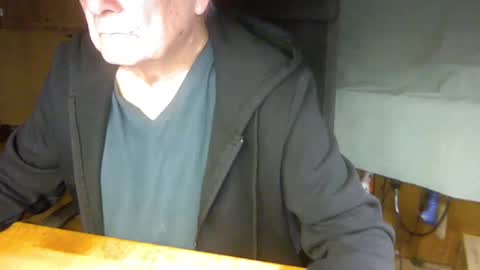 Snapshot of pomme1949 chatting on 02/05/25, 09:25 pomme1949 online show from 02/05/25, 09:25