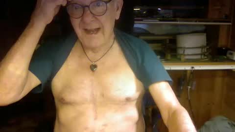 Snapshot of pomme1949 chatting on 03/02/26, 01:40 pomme1949 online show from 03/02/26, 01:40