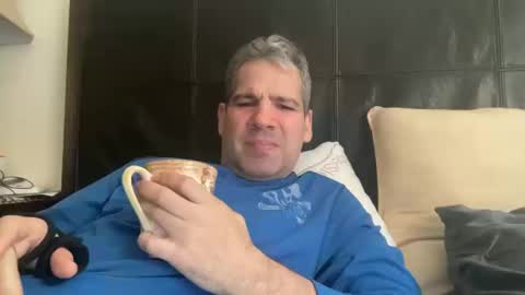 Snapshot of ponchynyc chatting on 10/15/25, 06:08 PONCH online show from 10/15/25, 06:08