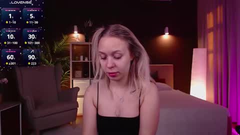 Snapshot of pooja_hegde chatting on 09/30/25, 01:10 Eva online show from 09/30/25, 01:10