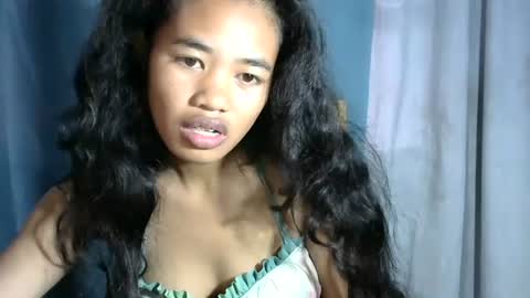 Snapshot of poppy_kelley chatting on 05/16/26, 04:42 Lilly online show from 05/16/26, 04:42