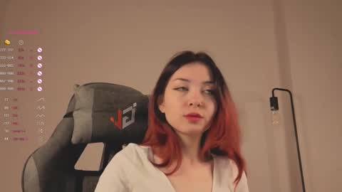 Agnes online show from 10/26/25, 07:42