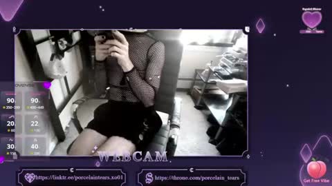 Snapshot of porcelain_tears01 chatting on 06/17/26, 04:08 porcelain_tears01 online show from 06/17/26, 04:08