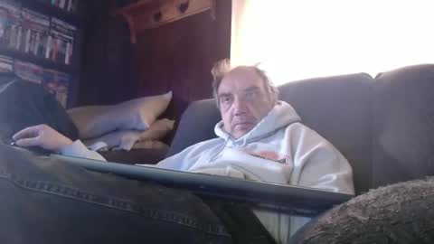 Snapshot of porkingit400 chatting on 02/24/25, 02:37 porkingit400 online show from 02/24/25, 02:37