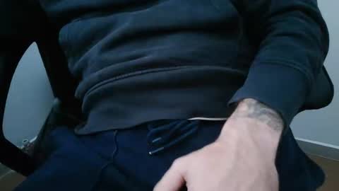 porw23 online show from 10/17/25, 07:33