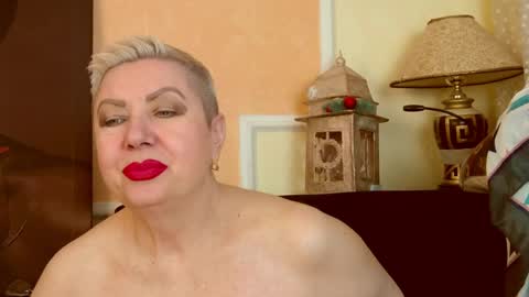 Snapshot of posh_lady chatting on 05/01/26, 09:41 LADY POSH online show from 05/01/26, 09:41