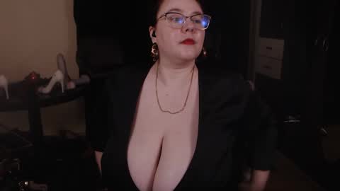 PoshMistres    online show from 12/17/24, 03:06