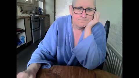 poshman65 online show from 04/05/26, 09:17