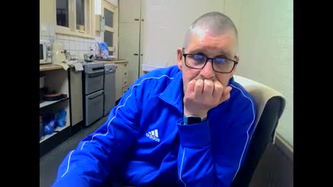 poshman65 online show from 04/15/26, 08:42