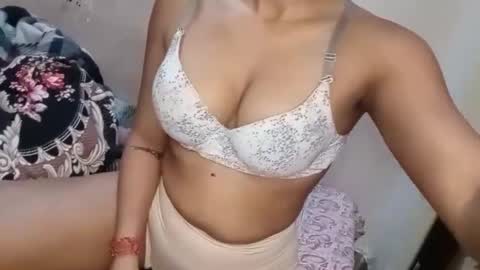 poulomi online show from 02/19/26, 06:04