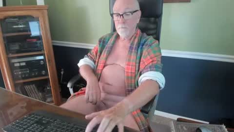 Snapshot of poundinmycock4u chatting on 06/15/26, 11:45 PoundinMyCock4U online show from 06/15/26, 11:45