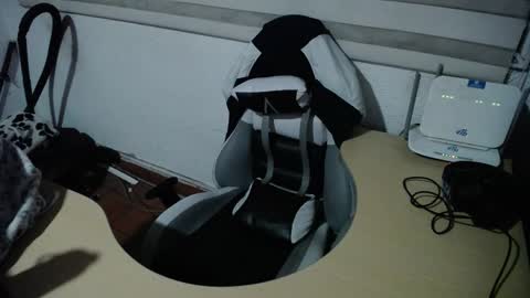 powerfulzeus2 online show from 09/25/25, 02:15