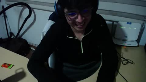 powerfulzeus2 online show from 10/10/25, 02:32