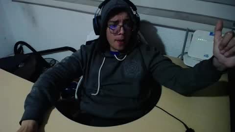 powerfulzeus2 online show from 11/13/25, 02:10