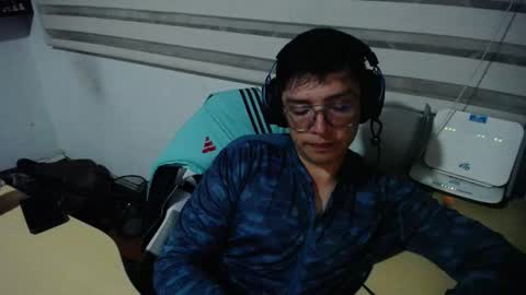 powerfulzeus2 online show from 12/02/25, 01:44