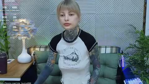 Lola online show from 04/12/26, 05:45