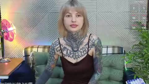 Snapshot of powerrr_ chatting on 06/10/26, 04:56 Lola online show from 06/10/26, 04:56