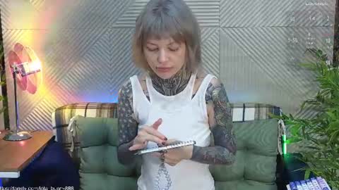 Snapshot of powerrr_ chatting on 06/20/26, 05:10 Lola online show from 06/20/26, 05:10