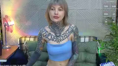 Snapshot of powerrr_ chatting on 06/24/26, 04:33 Lola online show from 06/24/26, 04:33