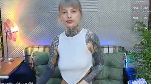 Snapshot of powerrr_ chatting on 06/26/26, 05:34 Lola online show from 06/26/26, 05:34