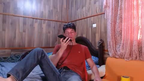 Snapshot of powertwinky chatting on 12/24/24, 07:11 chris independent  online show from 12/24/24, 07:11