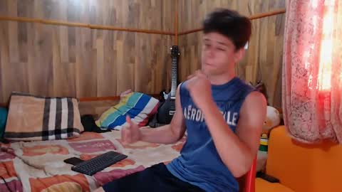 Snapshot of powertwinky chatting on 02/02/25, 08:30 chris independent  online show from 02/02/25, 08:30