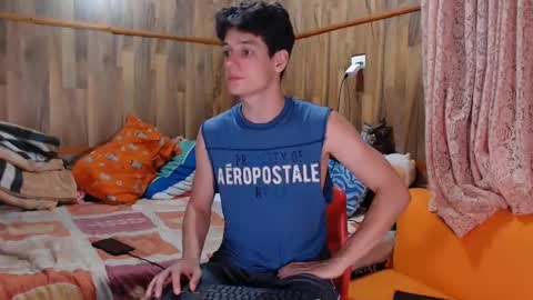 Snapshot of powertwinky chatting on 02/05/25, 01:58 chris independent  online show from 02/05/25, 01:58