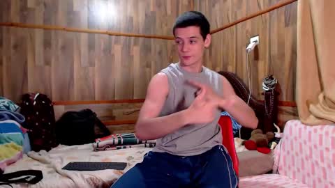 Snapshot of powertwinky chatting on 10/08/25, 01:14 chris independent  online show from 10/08/25, 01:14