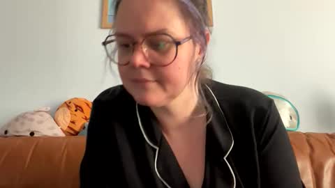 Snapshot of ppriestess chatting on 05/08/26, 12:10 ppriestess online show from 05/08/26, 12:10